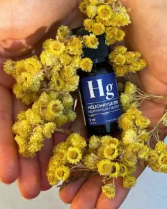 flacon huile essentielle helichryse distillerie bleu provence